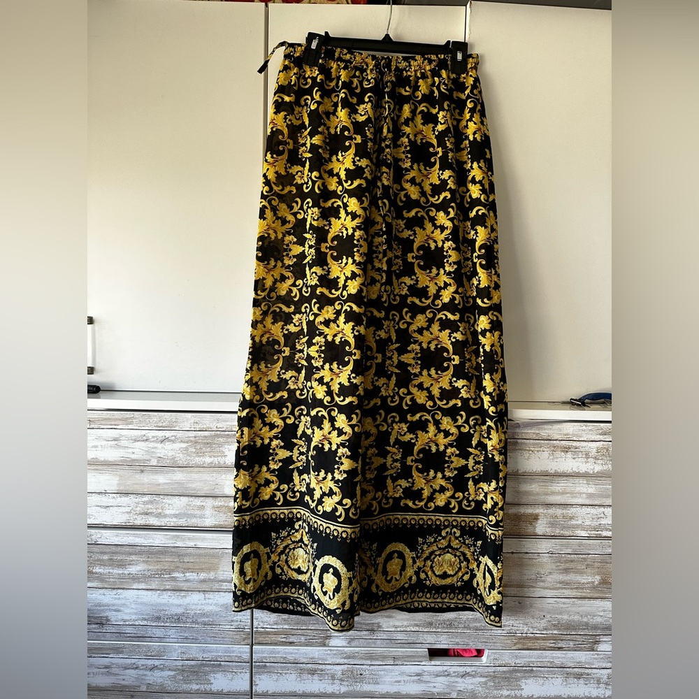 🖤💛 Boohoo NWT Baroque Print Wide Leg Palazzo Pants M Black Gold Resort